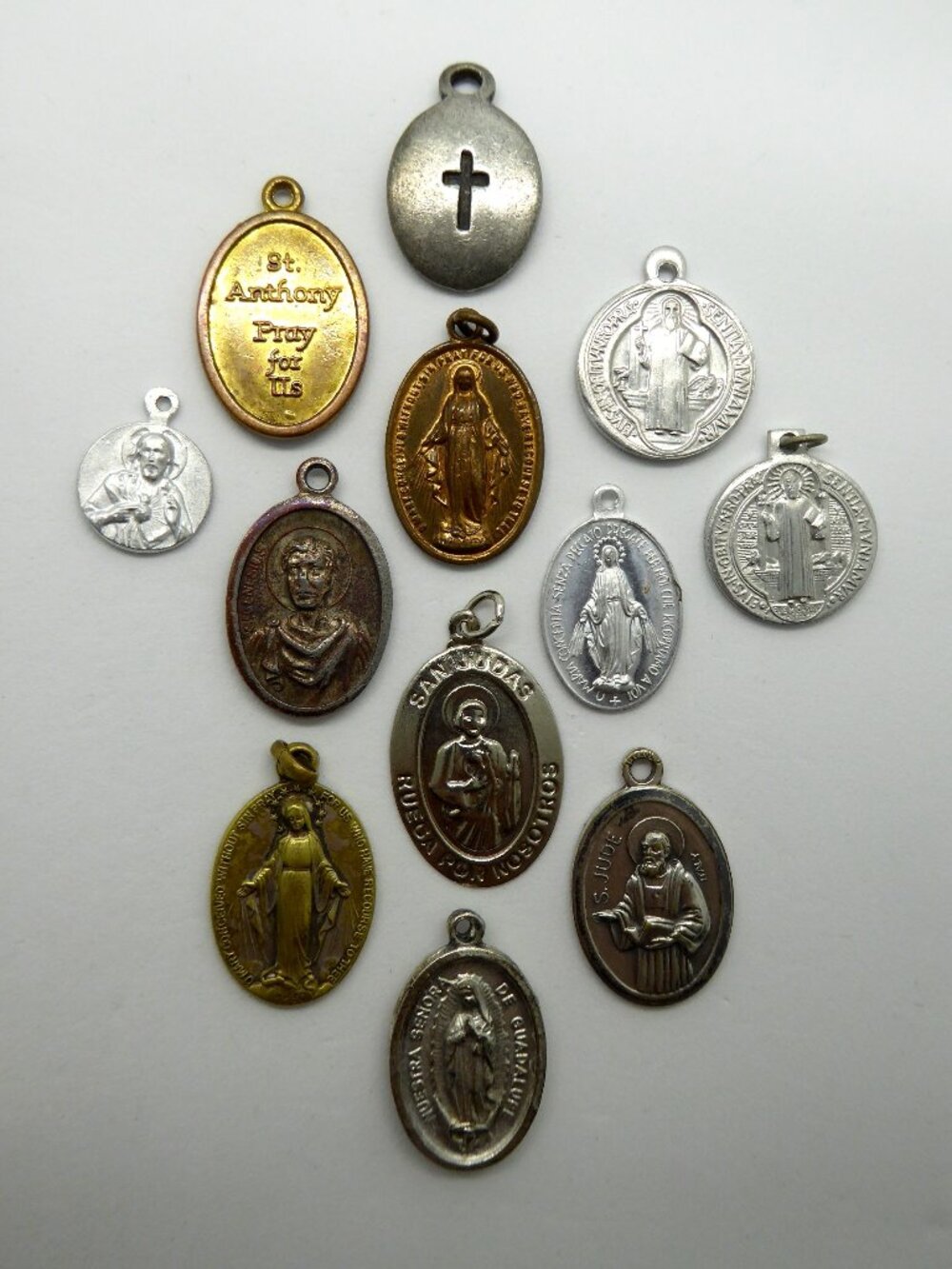 VINTAGE CHRISTIAN CATHOLIC RELIGIOUS METAL MEDAL PENDANT CHARM LOT OF 12